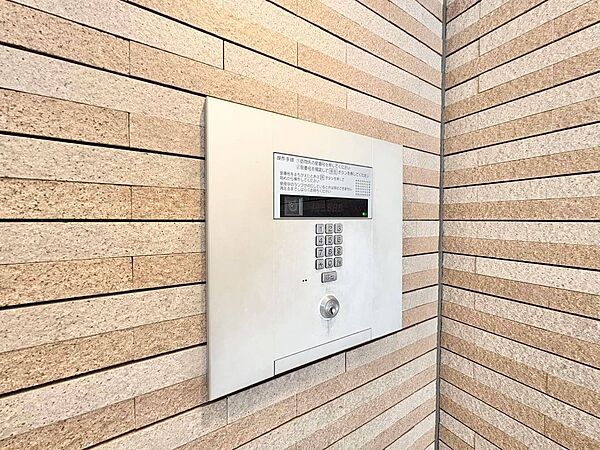 住まう人々のセキュリティを考慮した安心の防犯設備。
