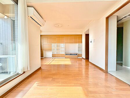 飾り過ぎないシンプルな内装と偏り過ぎないデザインで統一しました。