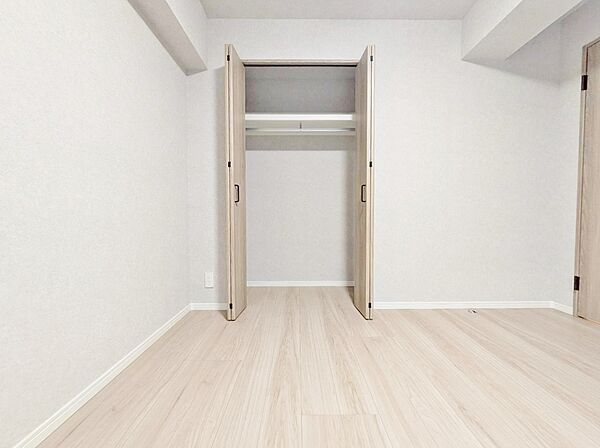 居室にはクローゼットがあり、荷物もスッキリ収納して快適にお過ごしいただけます。