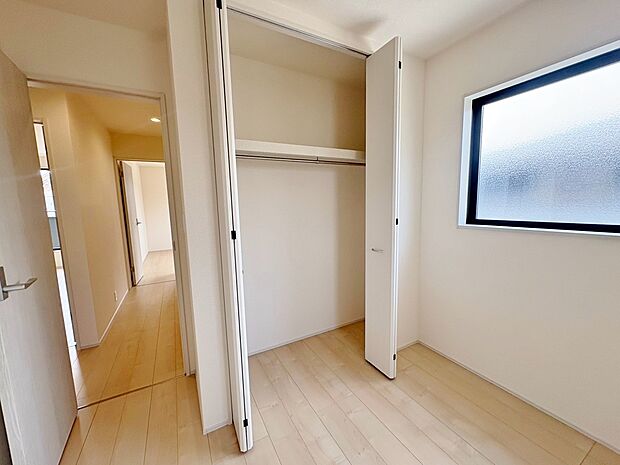 居室にはクローゼットがあり、荷物もスッキリ収納して快適にお過ごしいただけます。