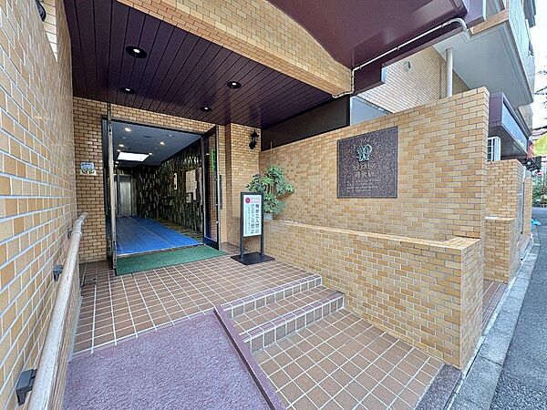外と内をつなぐエントランスは、まさに顔となる場所。