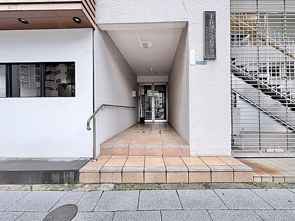 外と内をつなぐエントランスは、まさに顔となる場所。