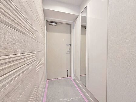シューズボックスを完備した玄関です。