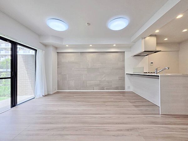 飾り過ぎないシンプルな内装と偏り過ぎないデザインで統一しました。