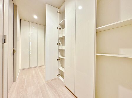 居室にはクローゼットがあり、荷物もスッキリ収納して快適にお過ごしいただけます。