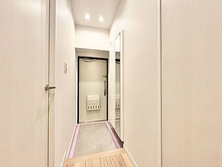 シューズボックスを完備した玄関です。