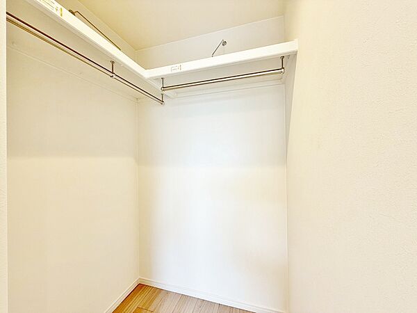 居室にはクローゼットがあり、荷物もスッキリ収納して快適にお過ごしいただけます。