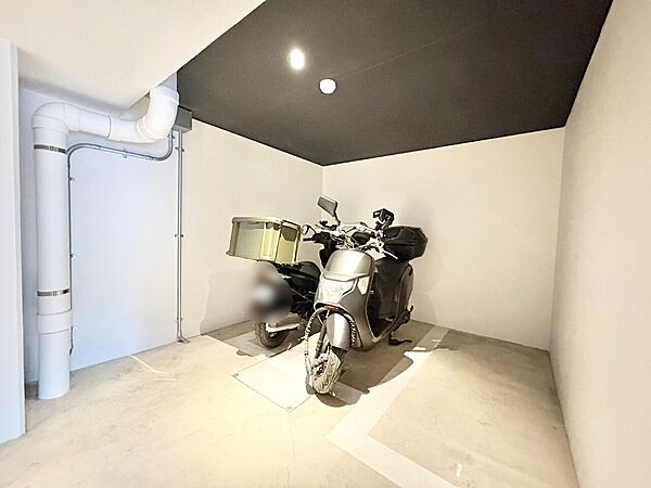 駐輪場だけでなくバイク置き場も併設されております。