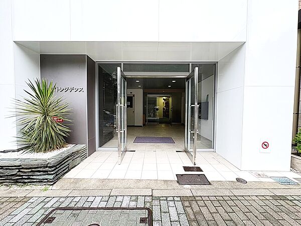 外と内をつなぐエントランスは、まさに顔となる場所。