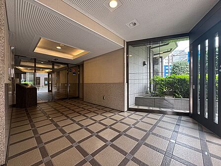 エントランスは、毎日の行き帰りで使う大事な空間です。