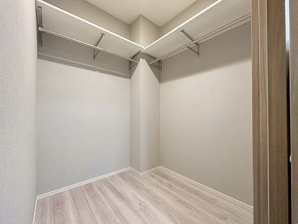 居室にはクローゼットがあり、荷物もスッキリ収納して快適にお過ごしいただけます。