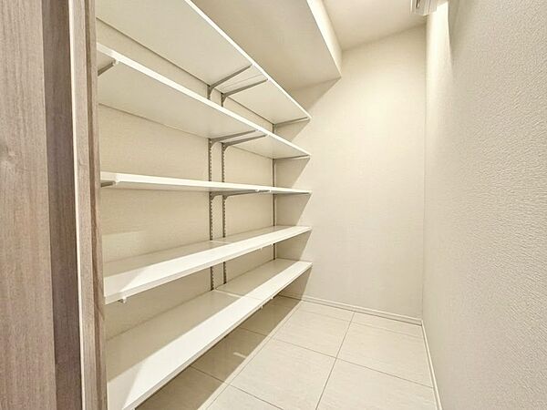 暮らし心地を大きく左右する収納を、適材適所に配置し使い勝手を考慮しました。