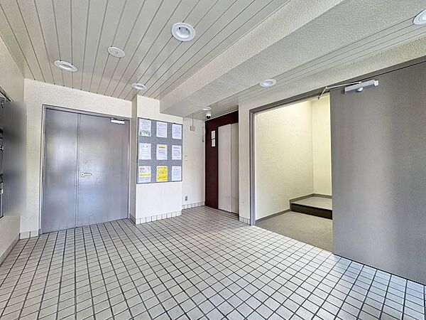 エントランスは、毎日の行き帰りで使う大事な空間です。
