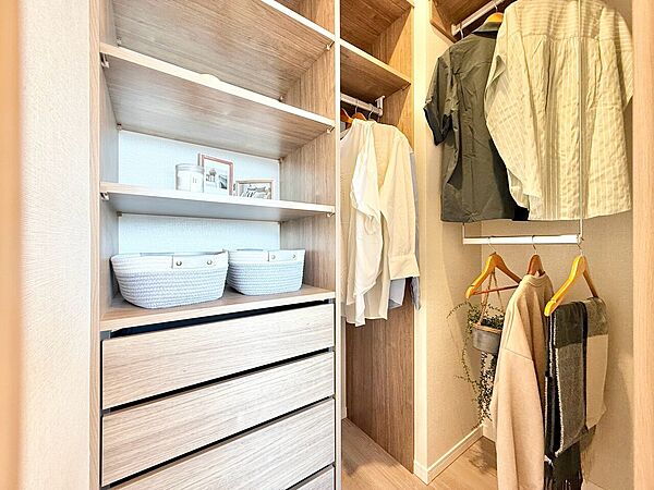 居室にはクローゼットがあり、荷物もスッキリ収納して快適にお過ごしいただけます。
