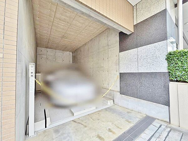 本物件の駐車スペースです。車種制限のある場合もございますので、お気軽にお問い合わせくださいませ。