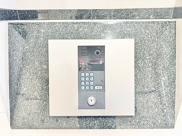 オートロックを備えておりますので、セキュリティ面でも安心です。