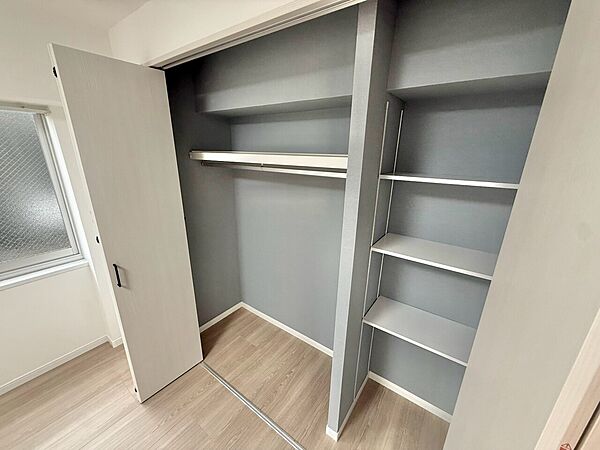 居室にはクローゼットがあり、荷物もスッキリ収納して快適にお過ごしいただけます。