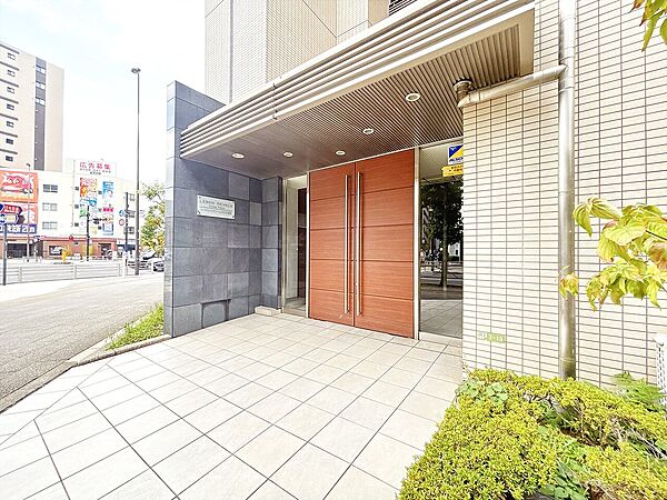 外と内をつなぐエントランスは、まさに顔となる場所。