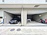 駐車場：本物件の駐車スペースです。車種制限のある場合もございますので、お気軽にお問い合わせくださいませ。