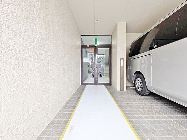 外と内をつなぐエントランスは、まさに顔となる場所。