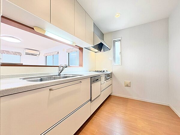 洗練されたスタイリッシュなデザイン性と使いやすさを備えた仕様。