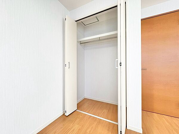 居室にはクローゼットがあり、荷物もスッキリ収納して快適にお過ごしいただけます。