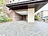 エントランス：外と内をつなぐエントランスは、まさに顔となる場所。