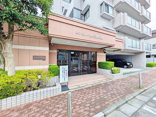 外と内をつなぐエントランスは、まさに顔となる場所。