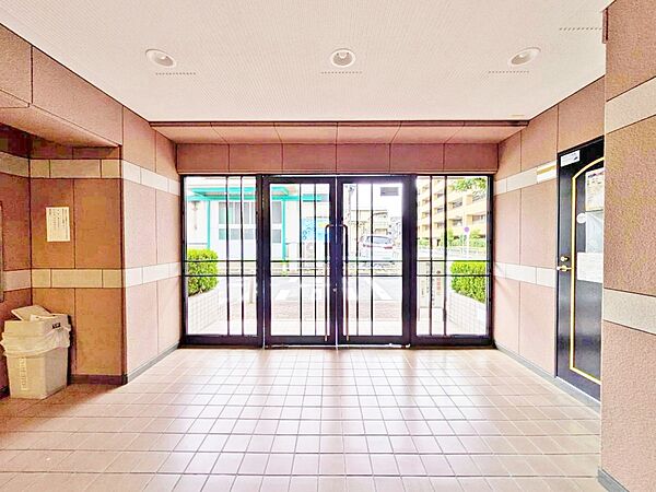 エントランスは、毎日の行き帰りで使う大事な空間です。
