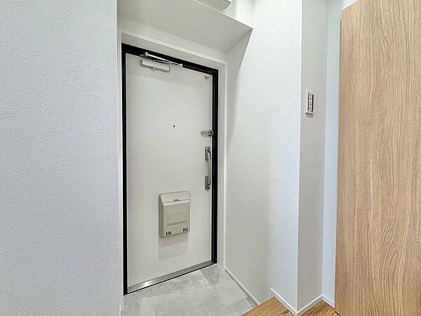 シューズボックスを完備した玄関です。