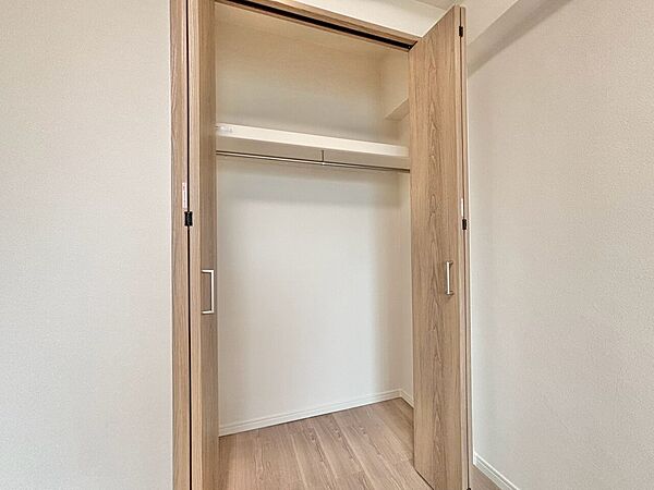 居室にはクローゼットがあり、荷物もスッキリ収納して快適にお過ごしいただけます。