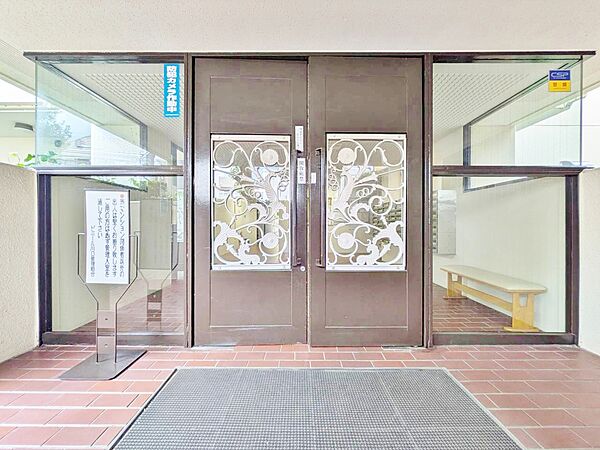外と内をつなぐエントランスは、まさに顔となる場所。