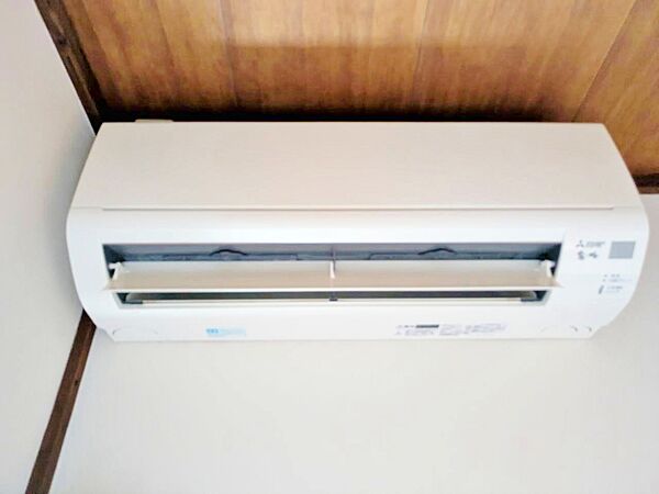 エアコンが設置済みですので、お住まいになってからすぐに快適な生活を送れます。
