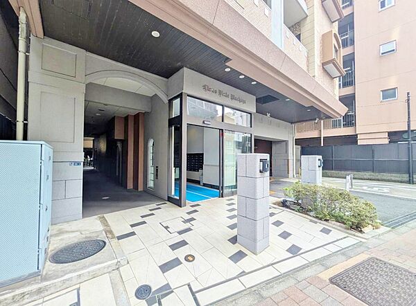 外と内をつなぐエントランスは、まさに顔となる場所。