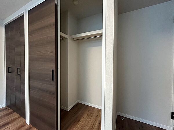 居室にはクローゼットがあり、荷物もスッキリ収納して快適にお過ごしいただけます。