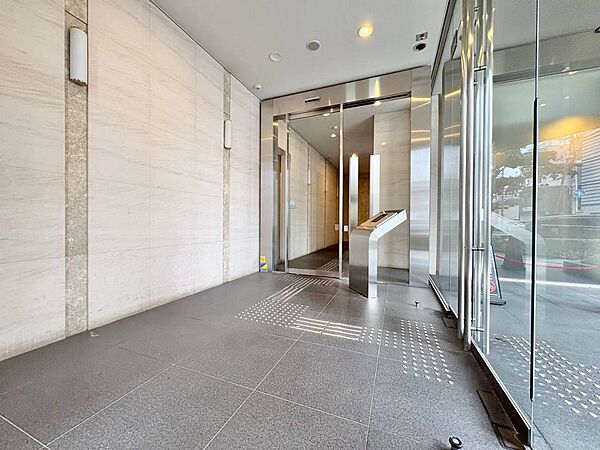 エントランスを拡大表示