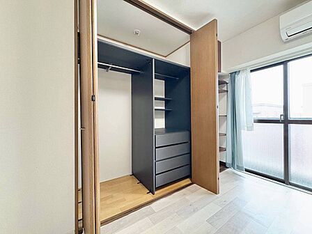 居室にはクローゼットがあり、荷物もスッキリ収納して快適にお過ごしいただけます。