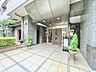 エントランス：外と内をつなぐエントランスは、まさに顔となる場所。