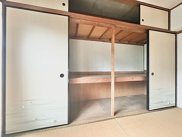 居室にはクローゼットがあり、荷物もスッキリ収納して快適にお過ごしいただけます。