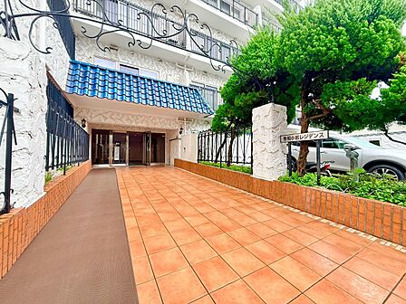 外と内をつなぐエントランスは、まさに顔となる場所。