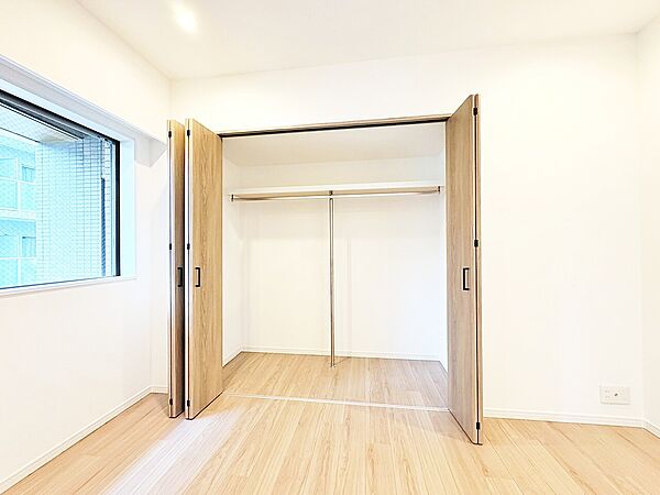 居室にはクローゼットがあり、荷物もスッキリ収納して快適にお過ごしいただけます。