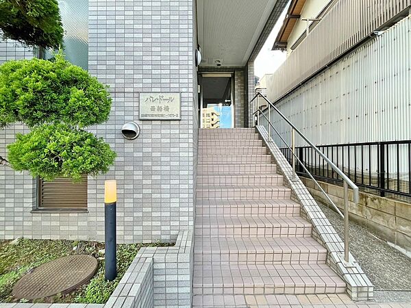 外と内をつなぐエントランスは、まさに顔となる場所。