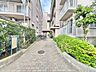 エントランス：外と内をつなぐエントランスは、まさに顔となる場所。