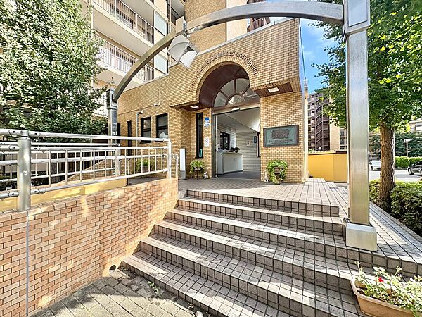 外と内をつなぐエントランスは、まさに顔となる場所。