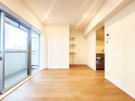飾り過ぎないシンプルな内装と偏り過ぎないデザインで統一しました。