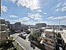 バルコニー：窓を開けると広がる青空。心をリフレッシュして日々を過ごしていきましょう。