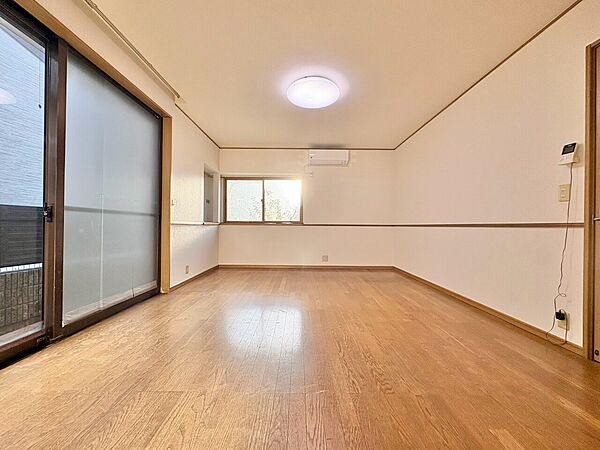 豊かな居住性と、安心感を満たすクオリティが見事に調和した住空間。