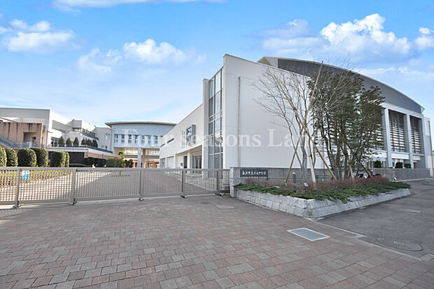 六会中学校まで約1483m