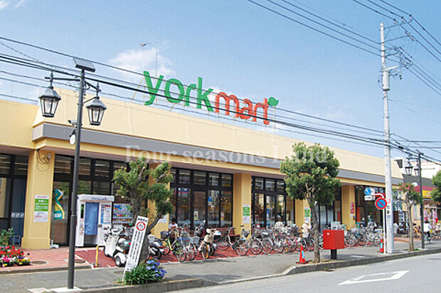ヨークマート六会店まで約834m
