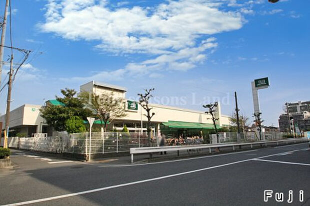Fujiスーパー鵠沼店まで約487m